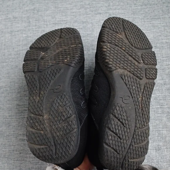 Easy Spirit Black Women's Shoes - Picture 4 of 6
